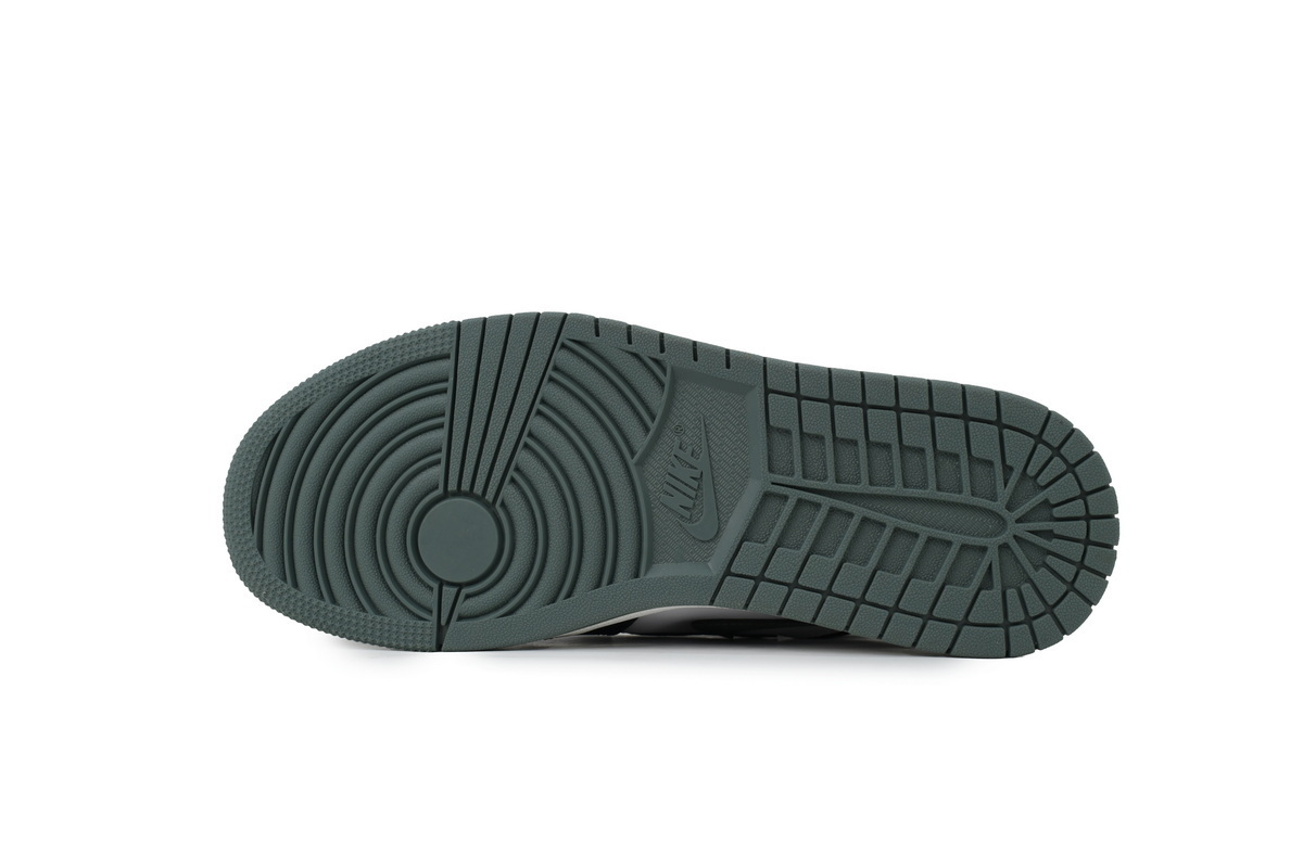 Air Jordan 1 Retro High OG 'Best Hand in the Game - Clay Green' 555088-135