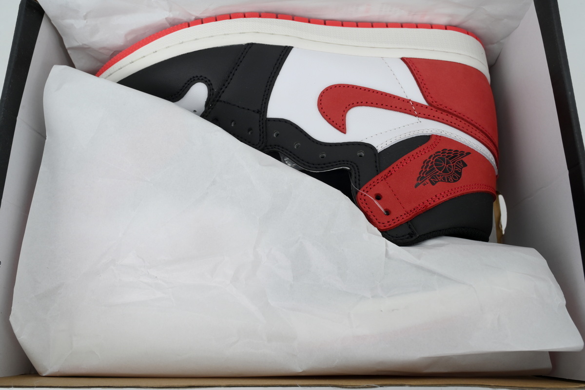 Air Jordan 1 Retro High OG 'Best Hand in the Game - Track Red' 555088-112