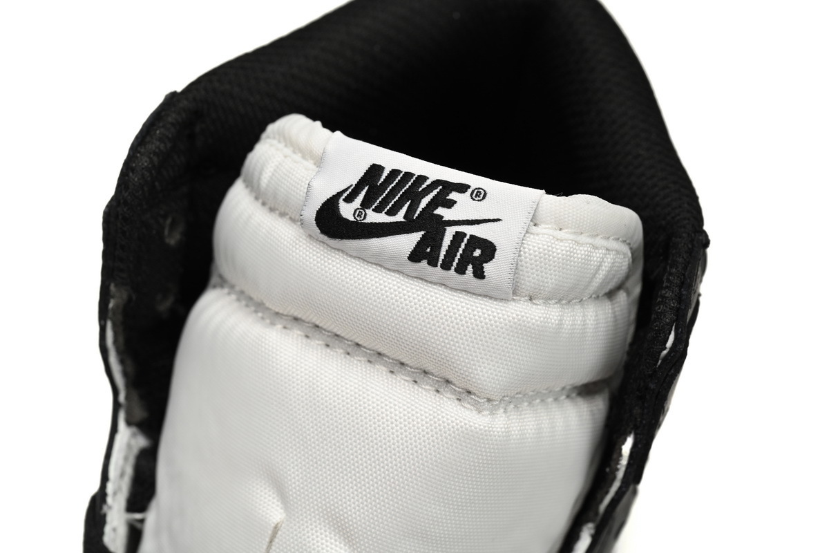 Air Jordan 1 Retro High OG 'Black White' 555088-010