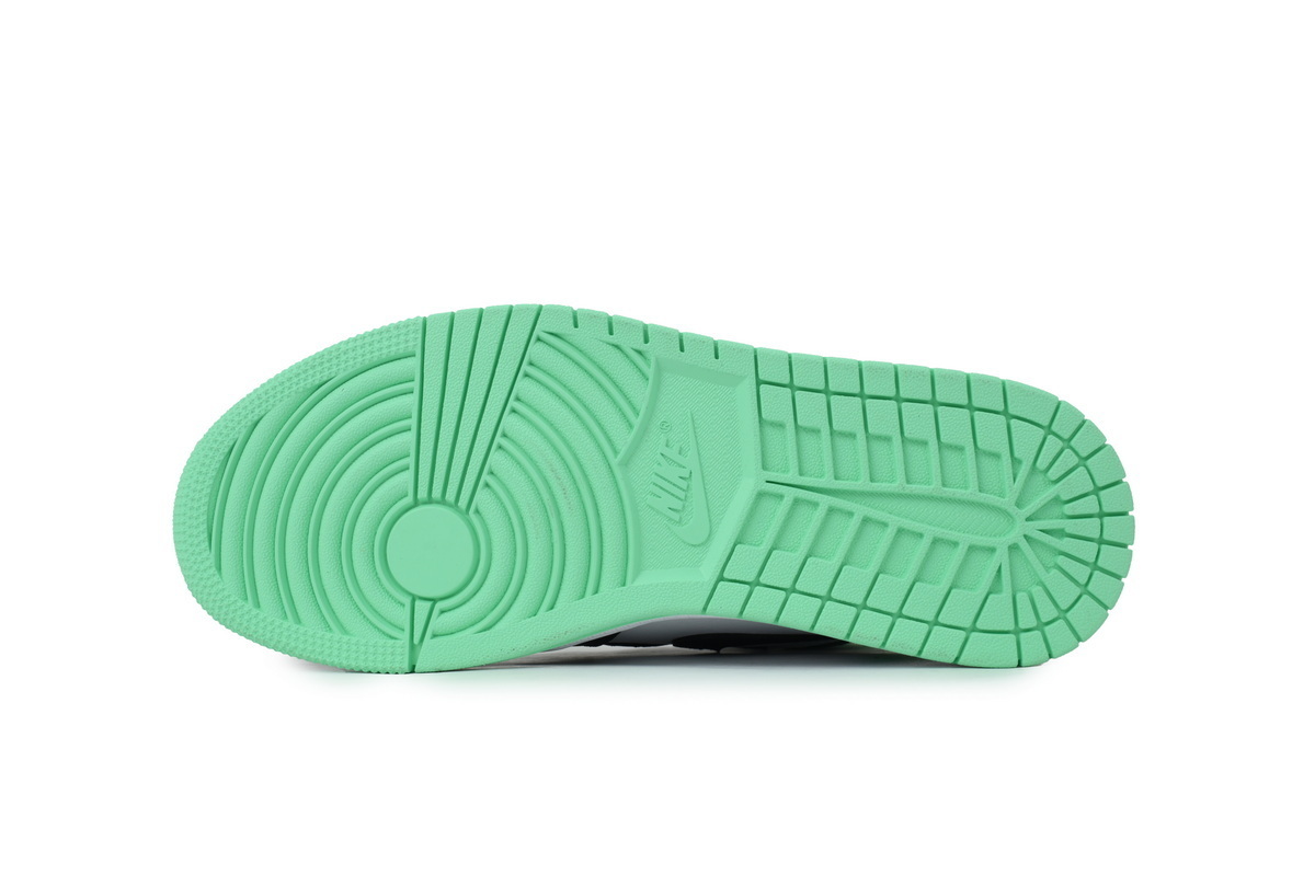Air Jordan 1 Retro High OG 'Green Glow' DZ5485-130