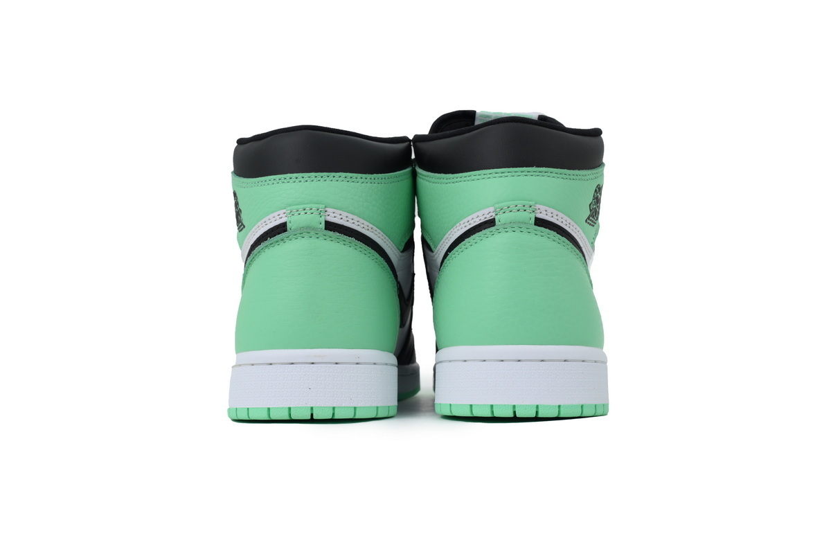 Air Jordan 1 Retro High OG 'Green Glow' DZ5485-130