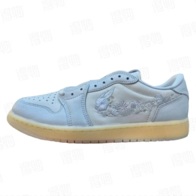 Air Jordan 1 Retro Low OG 'Rabbit Floral Swoosh' IF4391-100 01