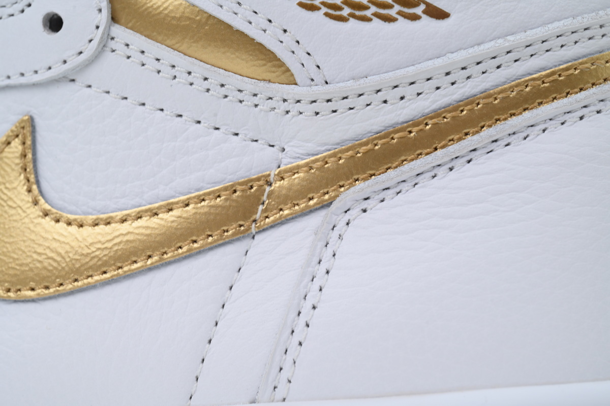 Wmns Air Jordan 1 Retro High OG 'Metallic Gold' FD2596-107