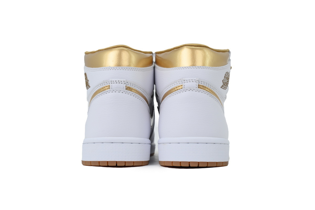 Wmns Air Jordan 1 Retro High OG 'Metallic Gold' FD2596-107