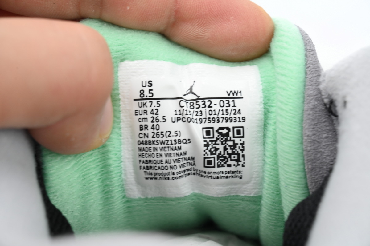 Air Jordan 3 Retro 'Green Glow' CT8532-031
