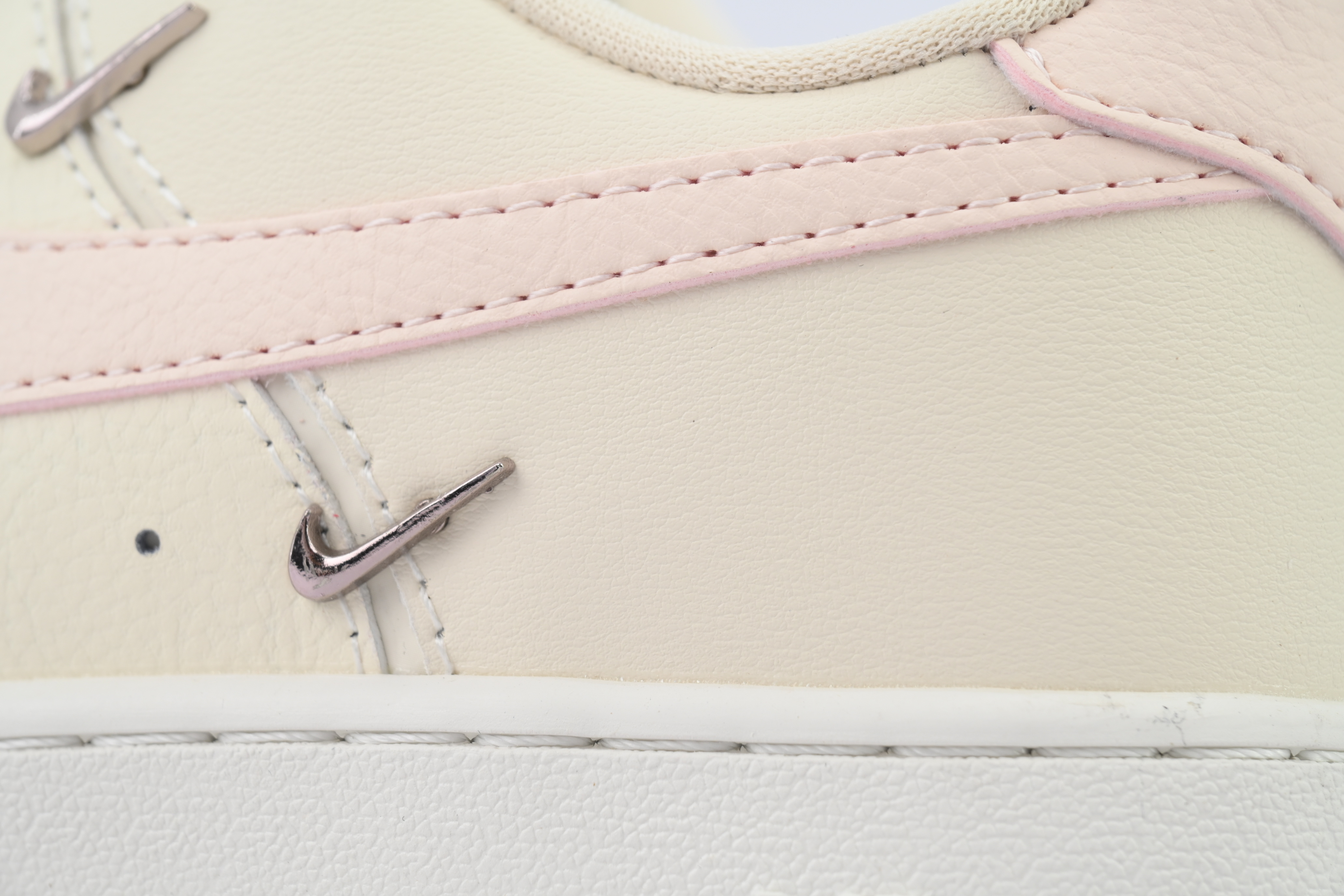 Nike Air Force 1 '07 LX 'Mini Swoosh - Guava Ice' FV8110-181