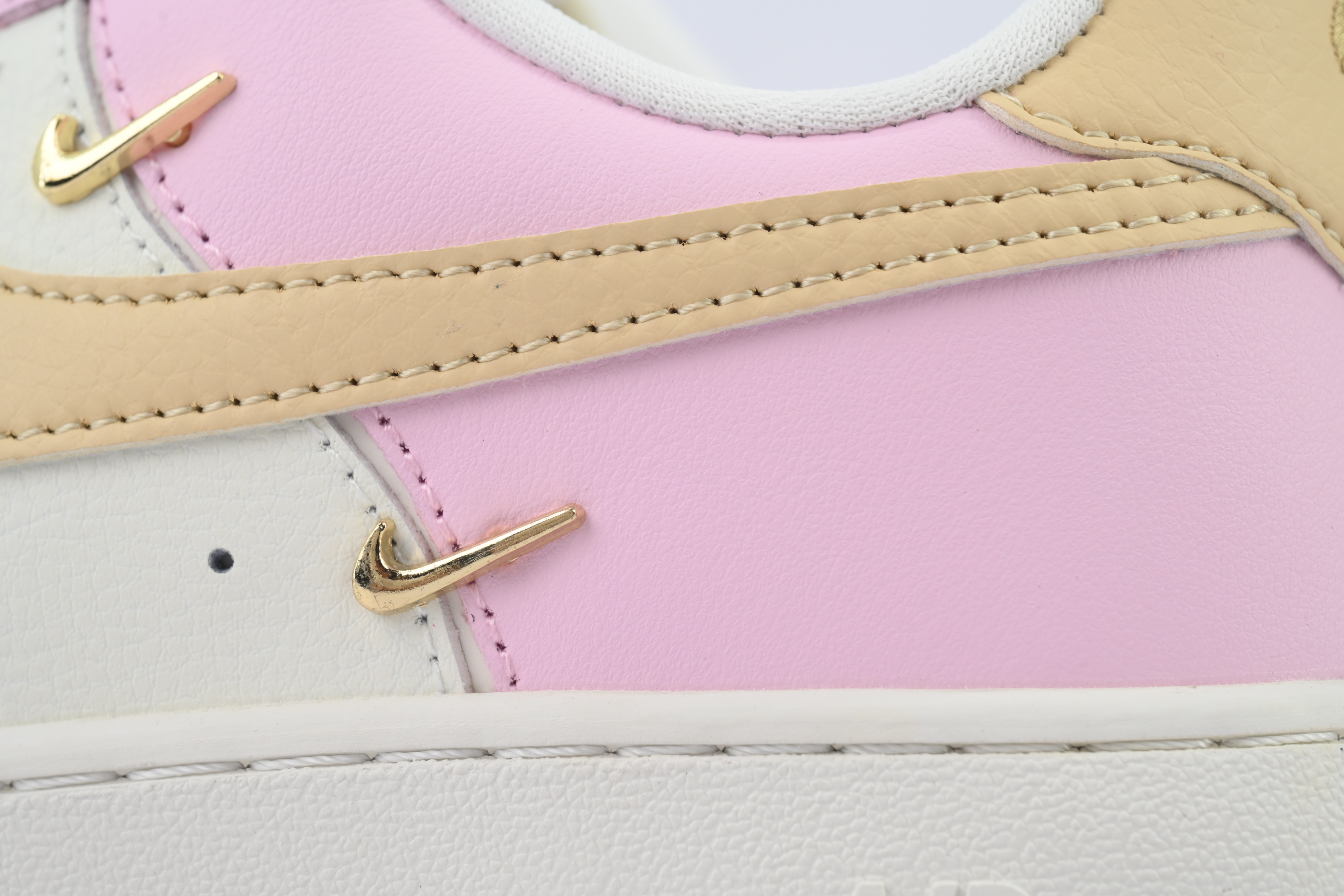 Nike Air Force 1 '07 LX 'Mini Swoosh - Pink Foam' IB2574-600