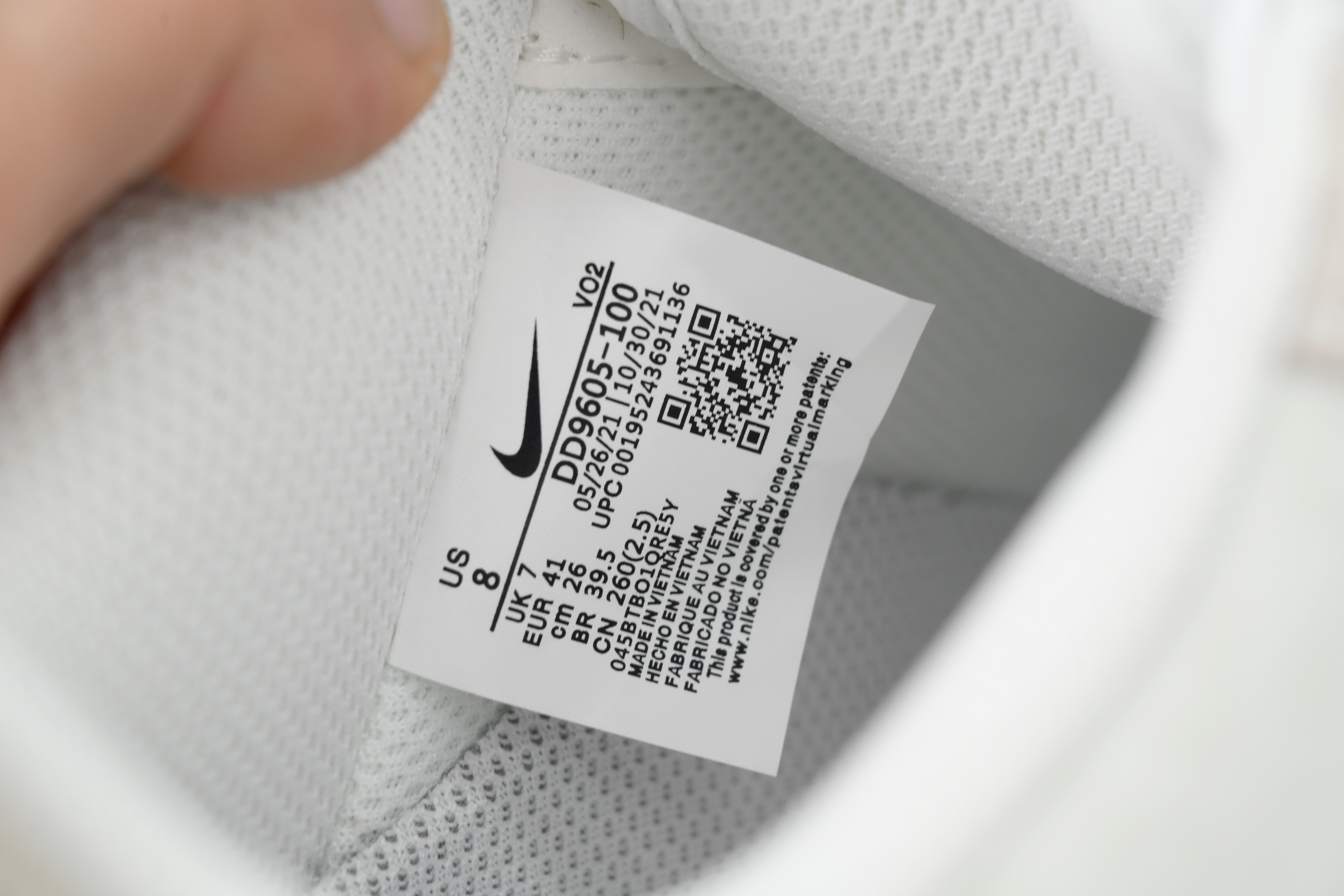 Nike Air Force 1 Luxe 'Triple White' DD9605-100