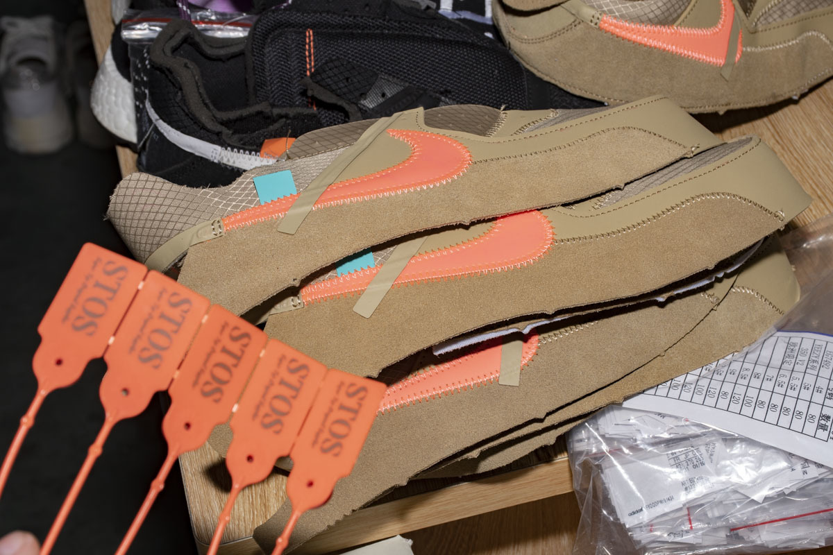 Off-White x Nike Air Max 90 “Desert Ore” AA7293-200