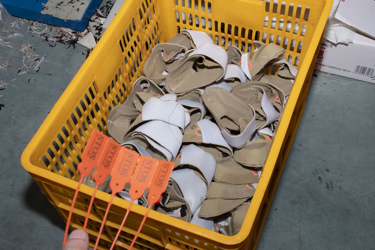 Off-White x Nike Air Max 90 “Desert Ore” AA7293-200