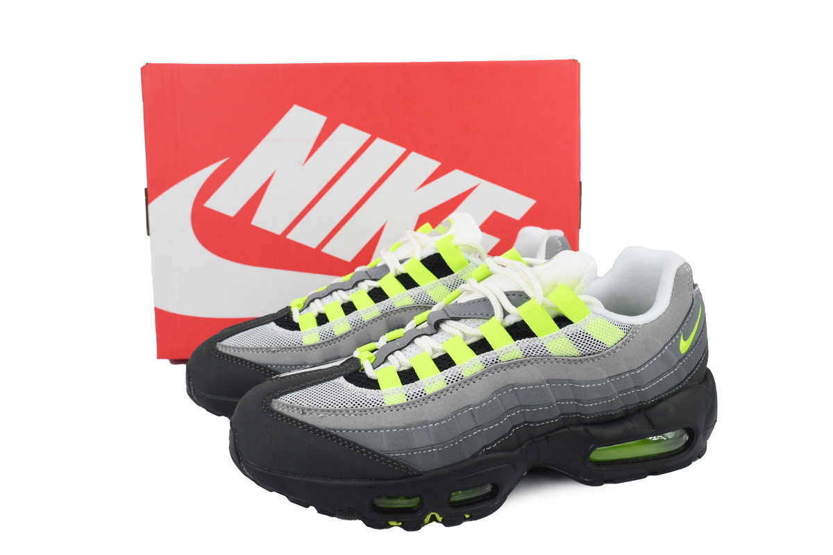 307960-002 Nike Wmns Air Max 95 'Volt'