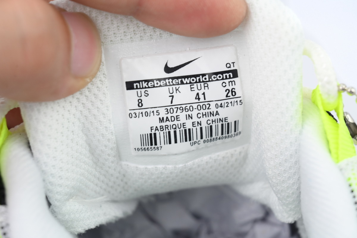 307960-002 Nike Wmns Air Max 95 'Volt'