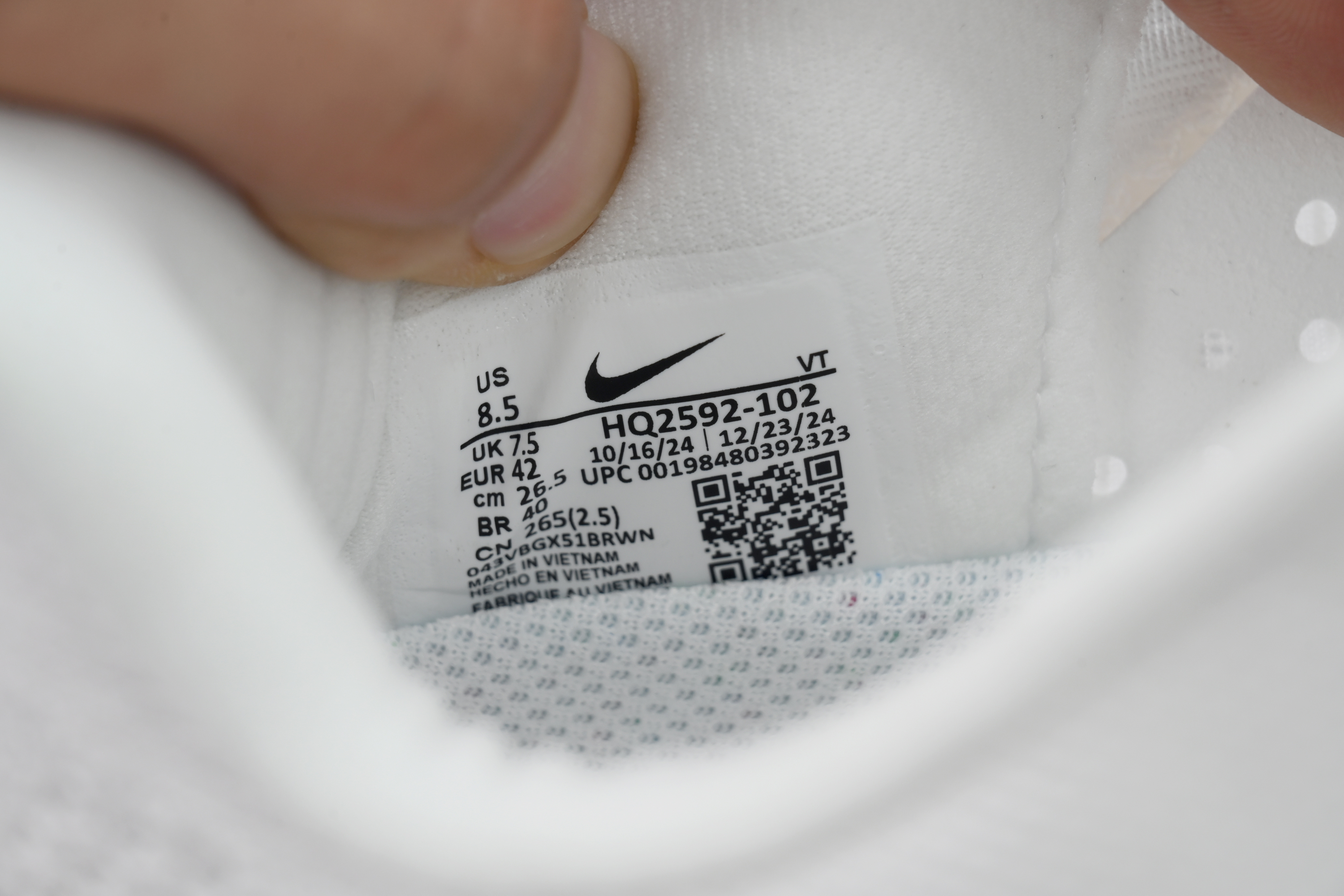 Air Zoom Pegasus Premium 'White Metallic Silver' HQ2592-102