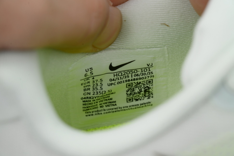 NIKE Vomero 19 Moonlight HQ2050-101