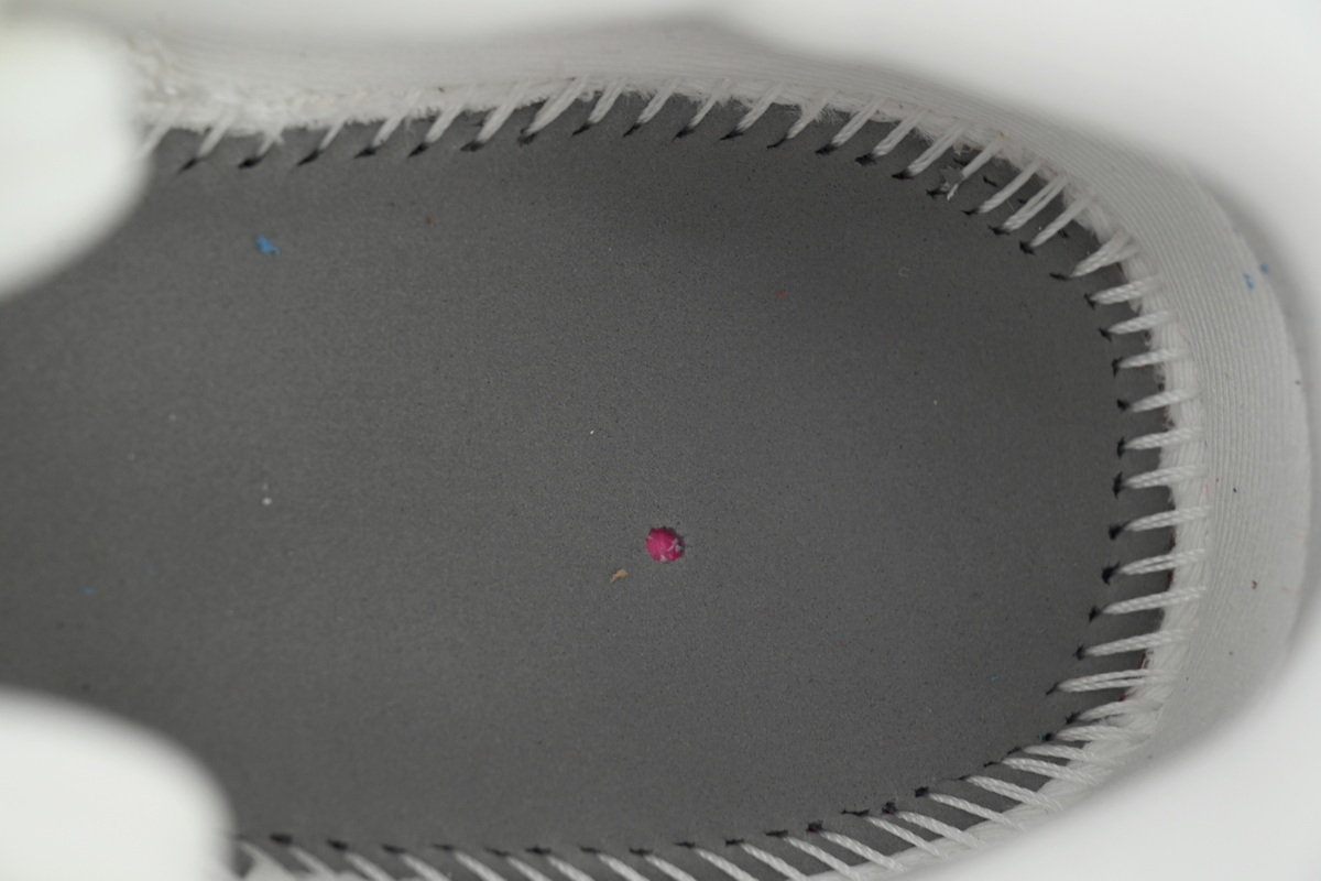 Vomero 18 'Sail Hyper Pink' IB7315-100
