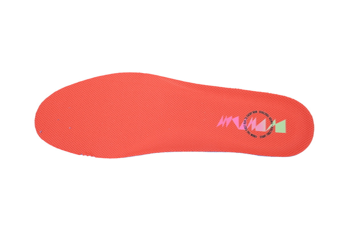 Vomero 18 'Sail Hyper Pink' IB7315-100