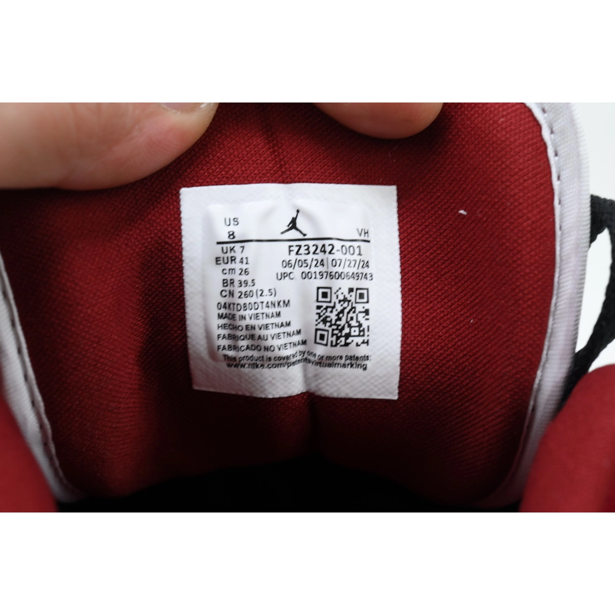 Air Jordan 1 Low SE 'Velvet Black Toe' FZ3242-001