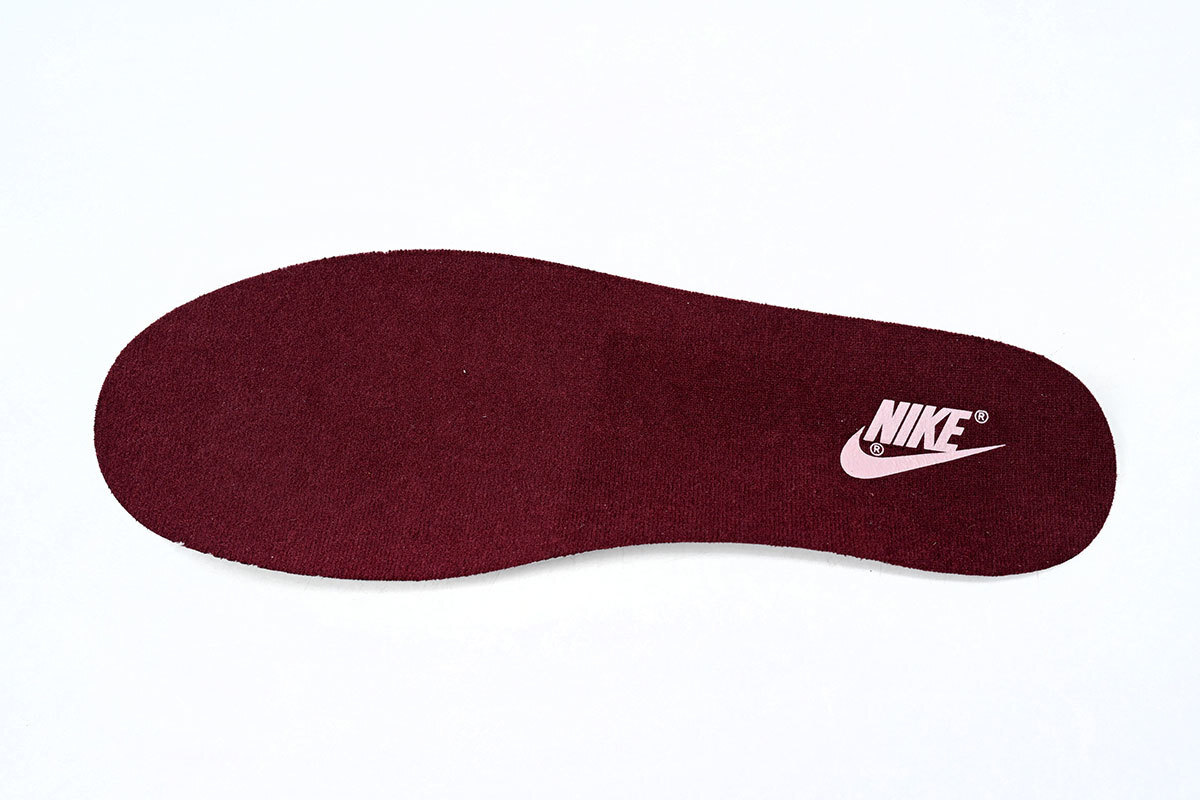 Nike Dunk Low “Valentine's Day” DR9705-100