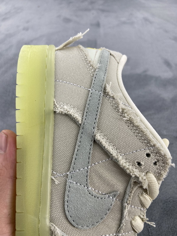 Nike SB Dunk Low Mummy DM0774-111