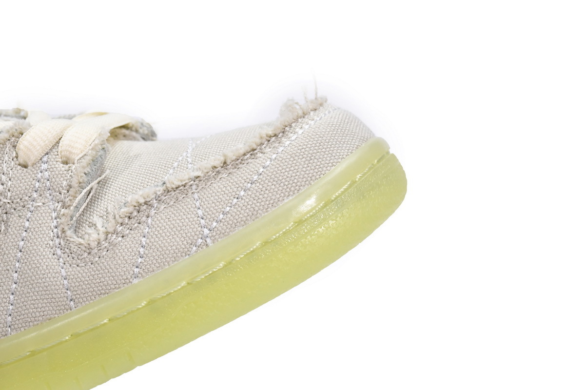 Nike SB Dunk Low Mummy DM0774-111
