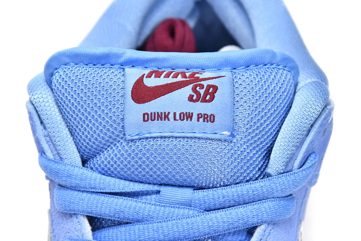 Nike SB Dunk Low Philadelphia Phillies DQ4040-400