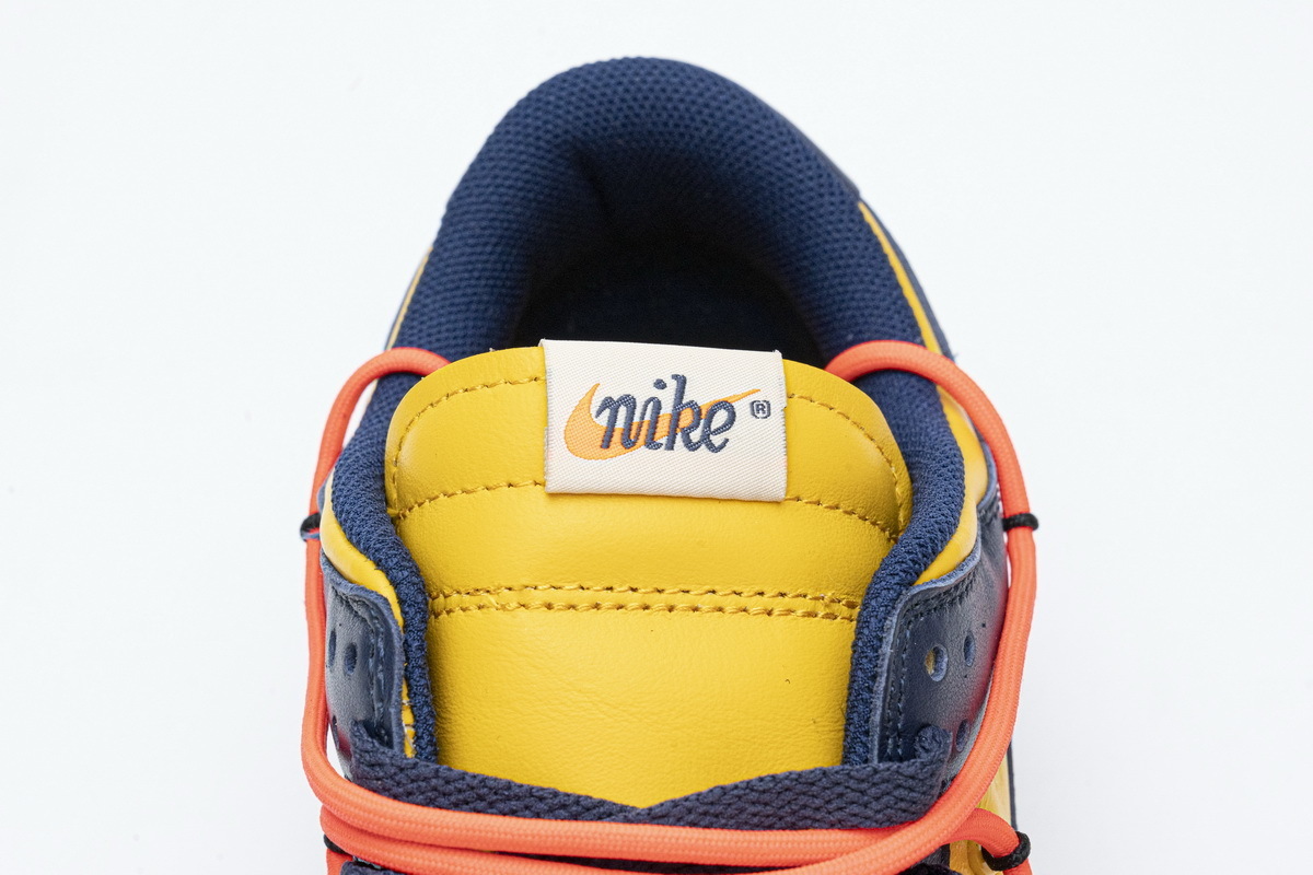 OFF WHITE X Nike Dunk SB Low White Michigan CT0856-700