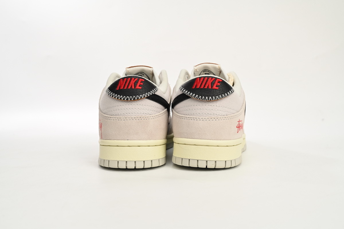 Stussy x Nike SB Dunk Low Stussy DD9776-068