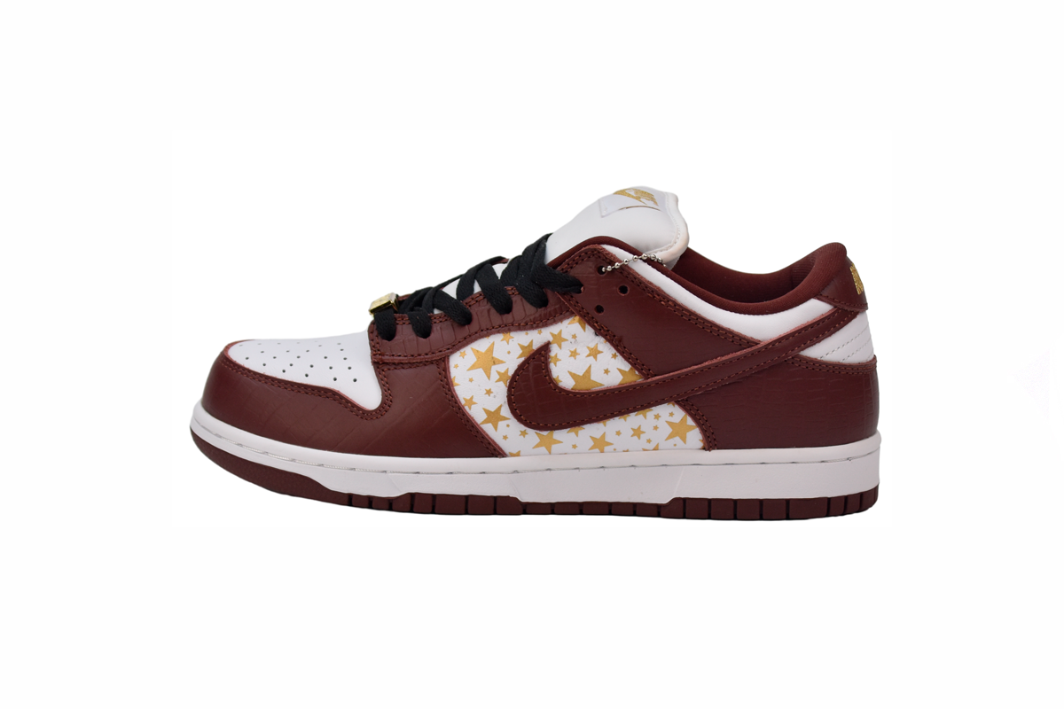 Supreme x Nike SB Dunk Low “Barkroot Brown” DH3228-103