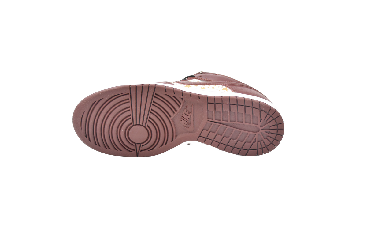 Supreme x Nike SB Dunk Low “Barkroot Brown” DH3228-103