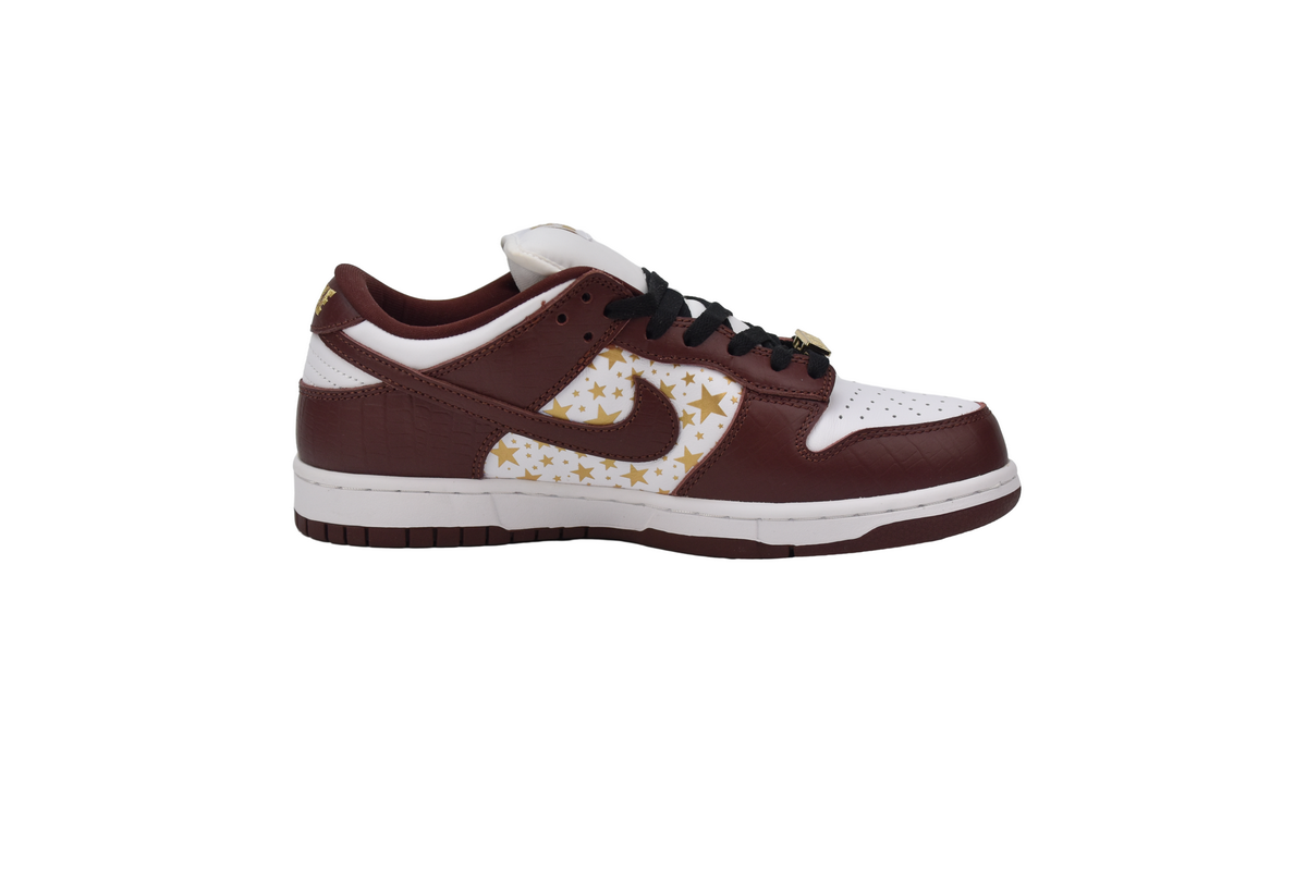 Supreme x Nike SB Dunk Low “Barkroot Brown” DH3228-103