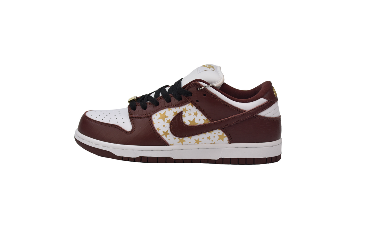 Supreme x Nike SB Dunk Low “Barkroot Brown” DH3228-103