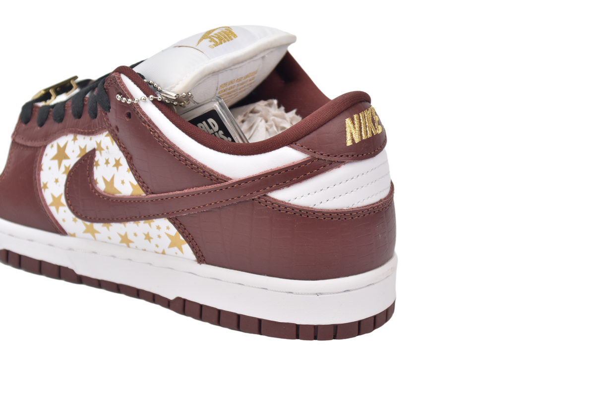 Supreme x Nike SB Dunk Low “Barkroot Brown” DH3228-103
