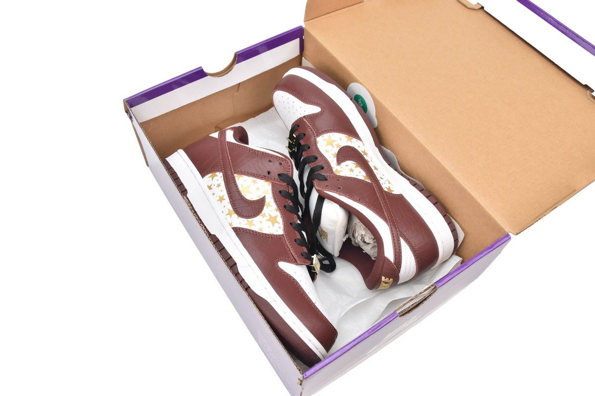 Supreme x Nike SB Dunk Low “Barkroot Brown” DH3228-103