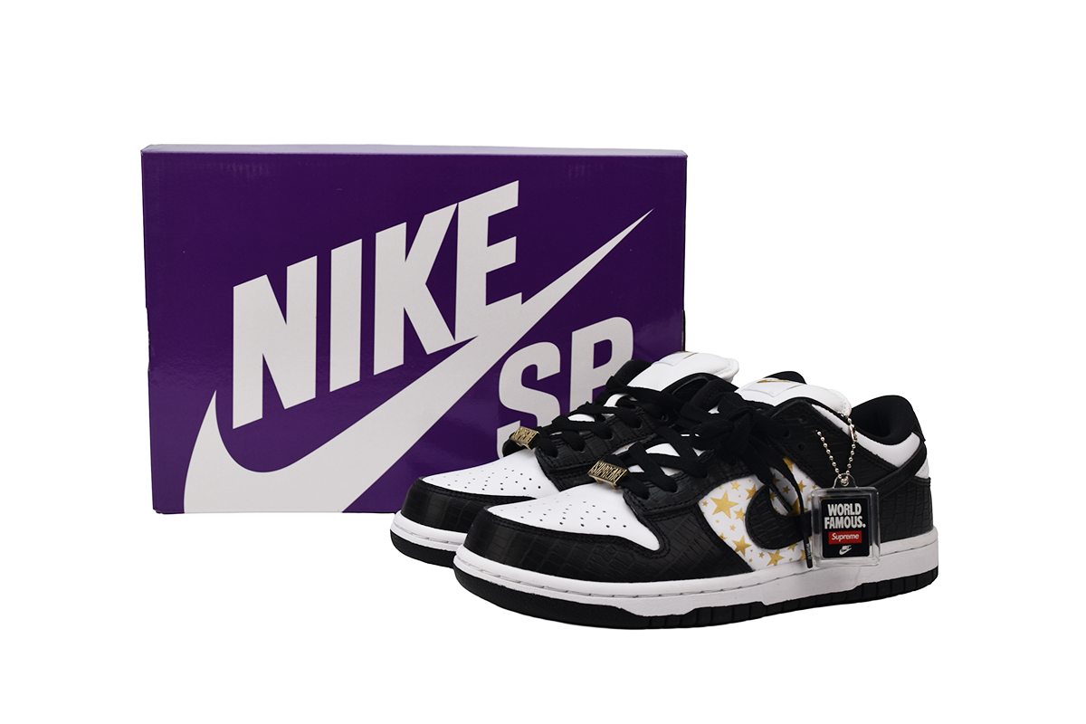Supreme x Nike SB Dunk Low “Black Stars” DH3228-102