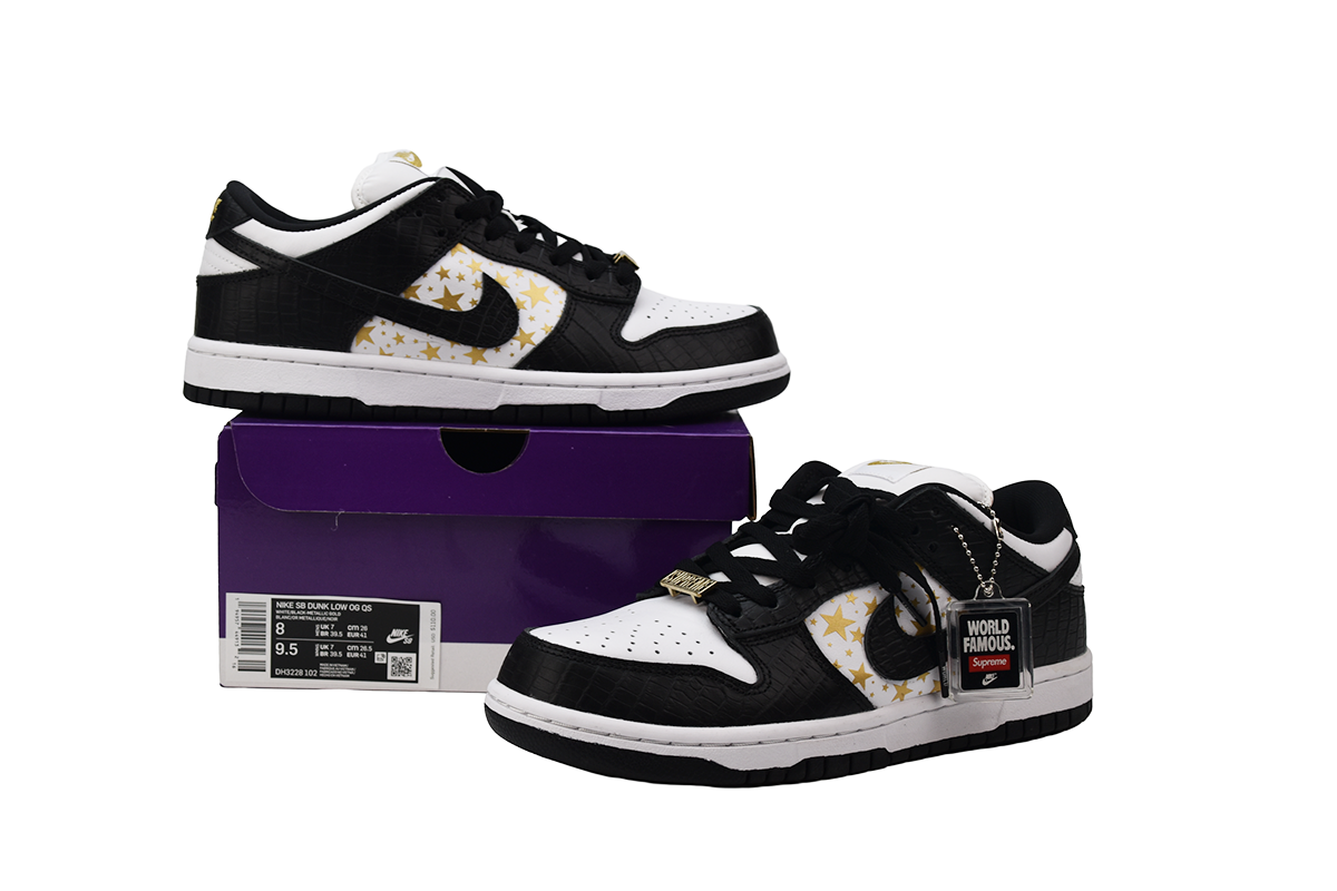 Supreme x Nike SB Dunk Low “Black Stars” DH3228-102