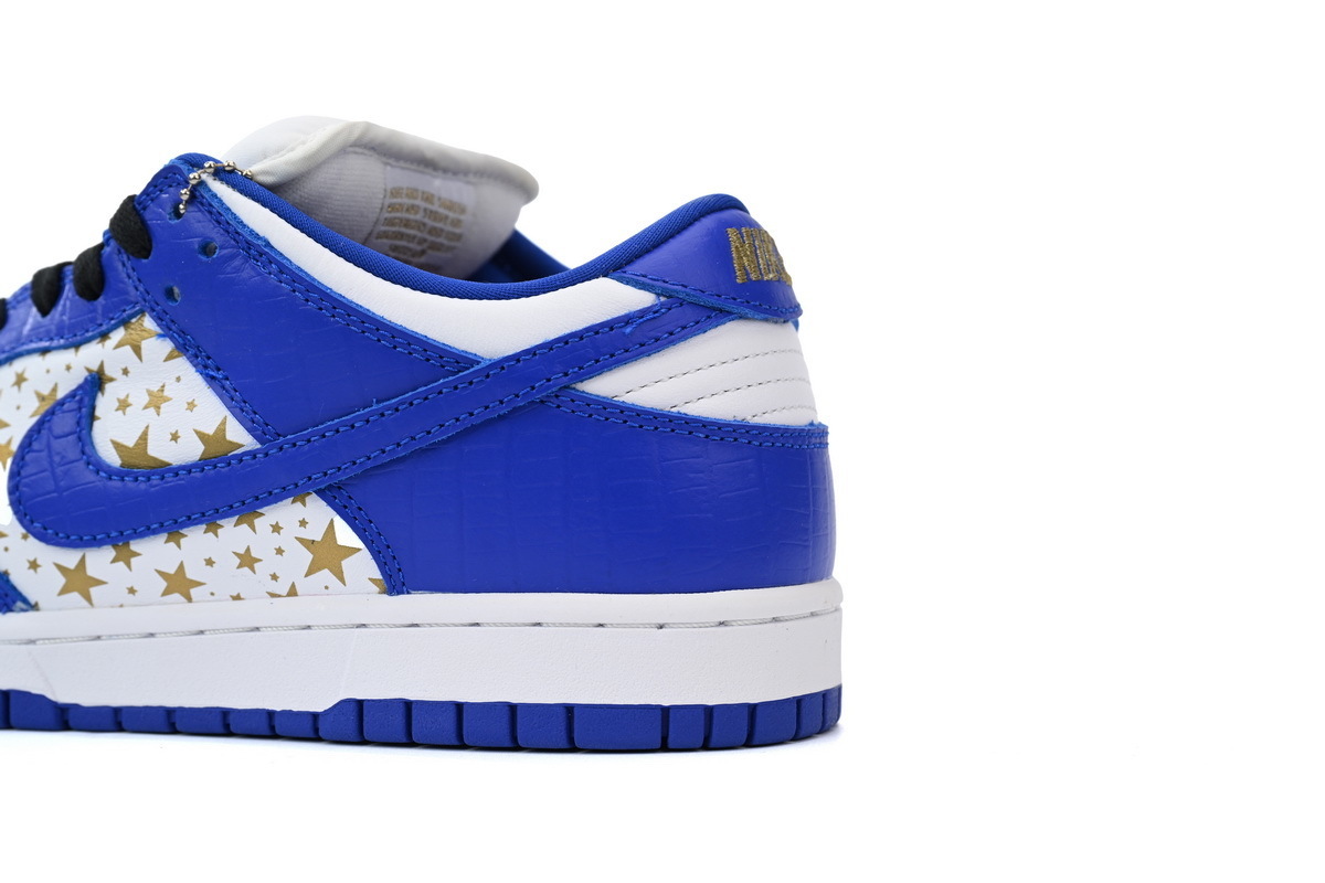 Supreme x Nike SB Dunk Low “Hyper Royal” DH3228-100