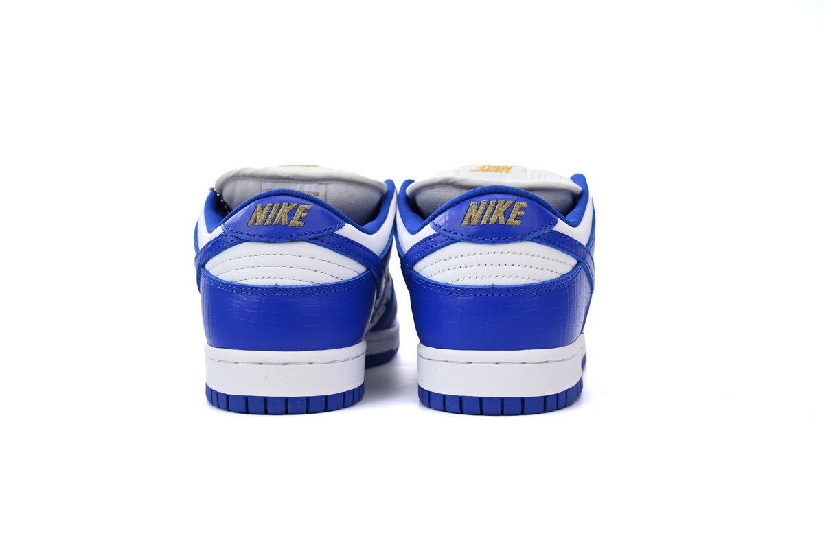 Supreme x Nike SB Dunk Low “Hyper Royal” DH3228-100