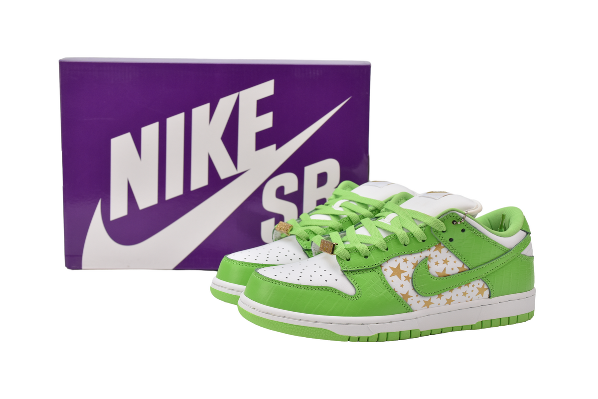 Supreme x Nike SB Dunk Low “Mean Green” DH3228-101