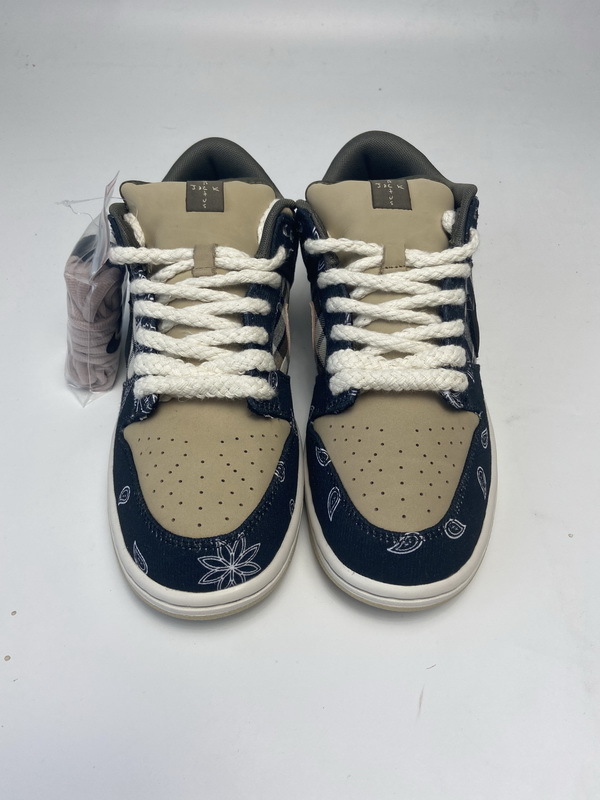 Travis Scott x Nike SB Dunk Low CT5053-001