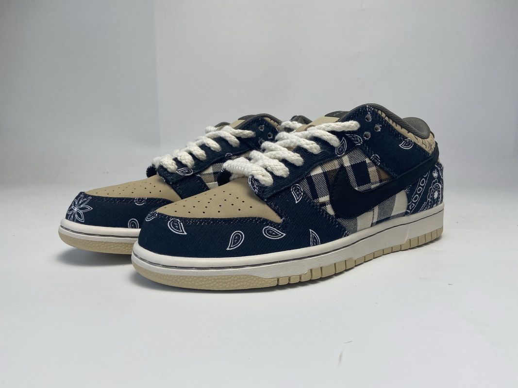 Travis Scott x Nike SB Dunk Low CT5053-001