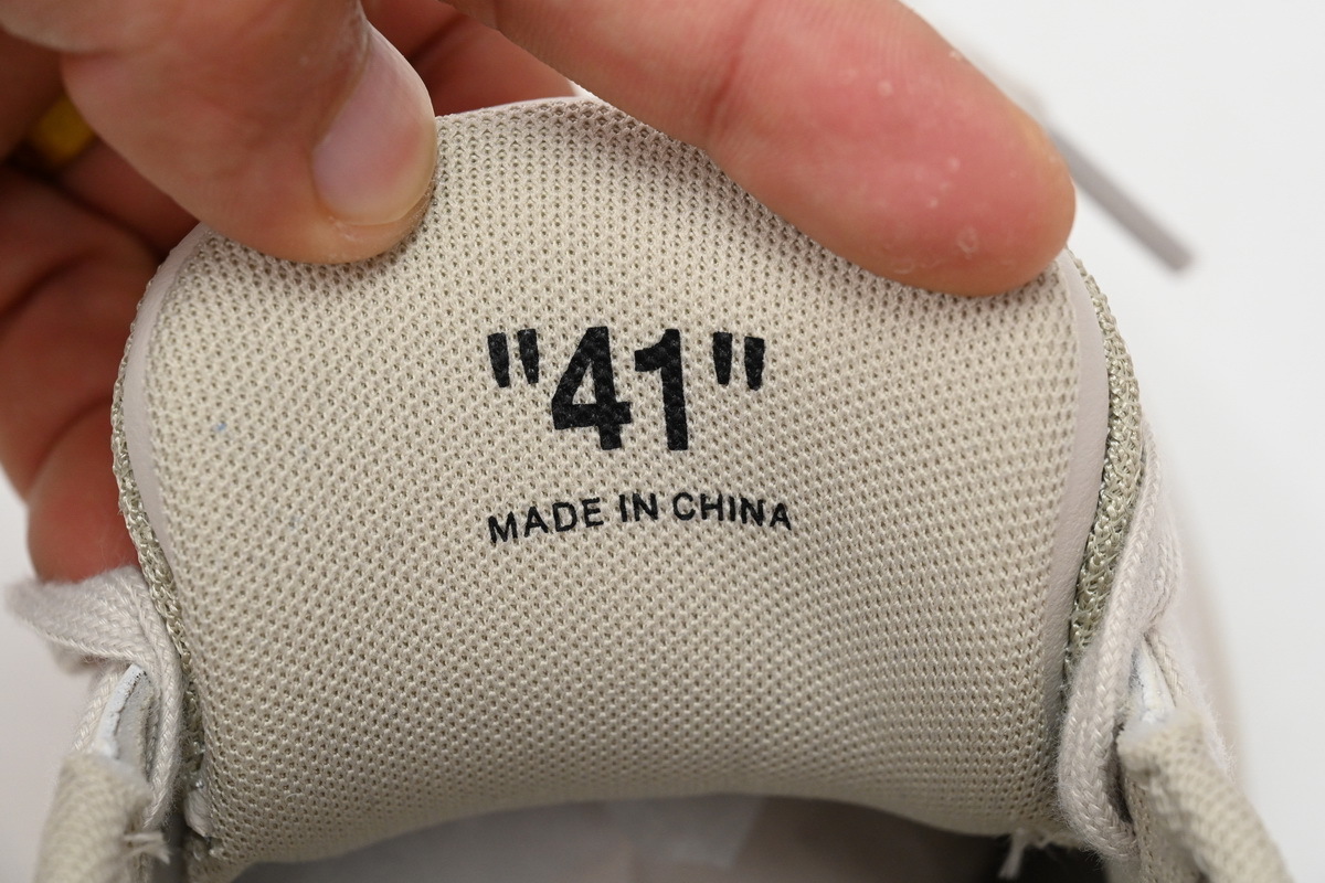 FF-WHITE Out Of Beige 0VIA25 9S21LEA00 10161