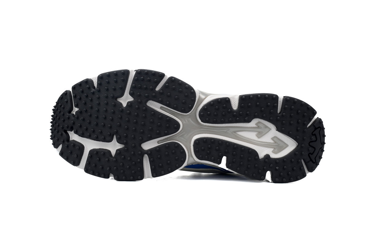 FF-WHITE Out Of Light Blue and White OIIA295F24 FAB00 20945