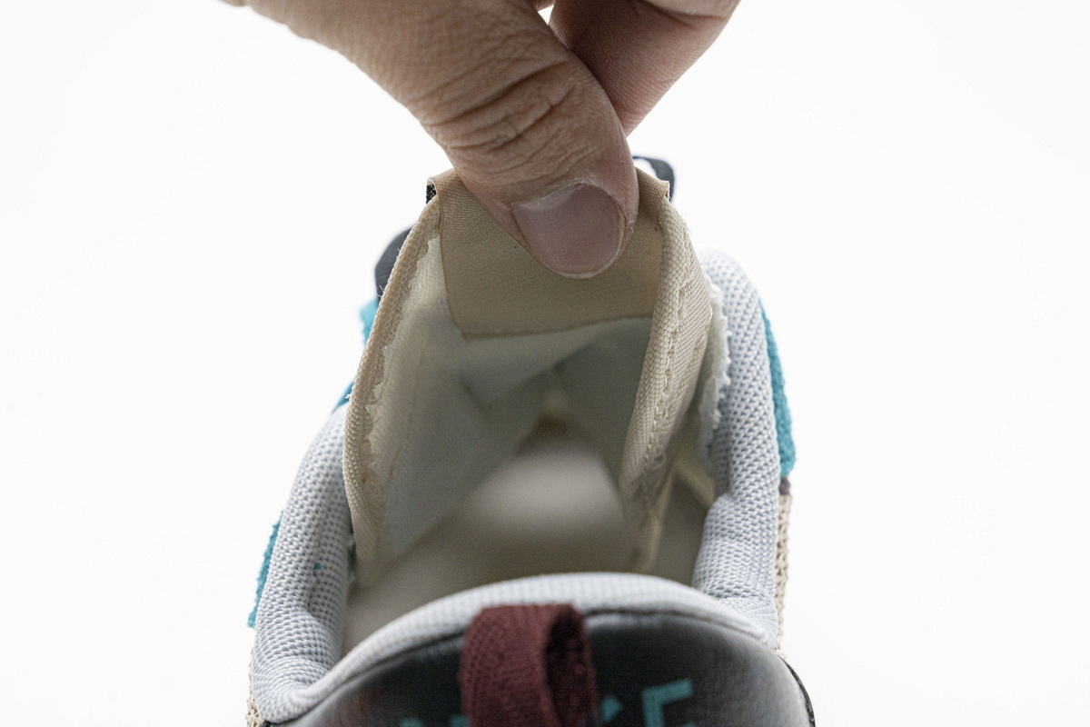 Sacai x Nike Pegasua Vaporfly String Black Villain Red CI9928-301
