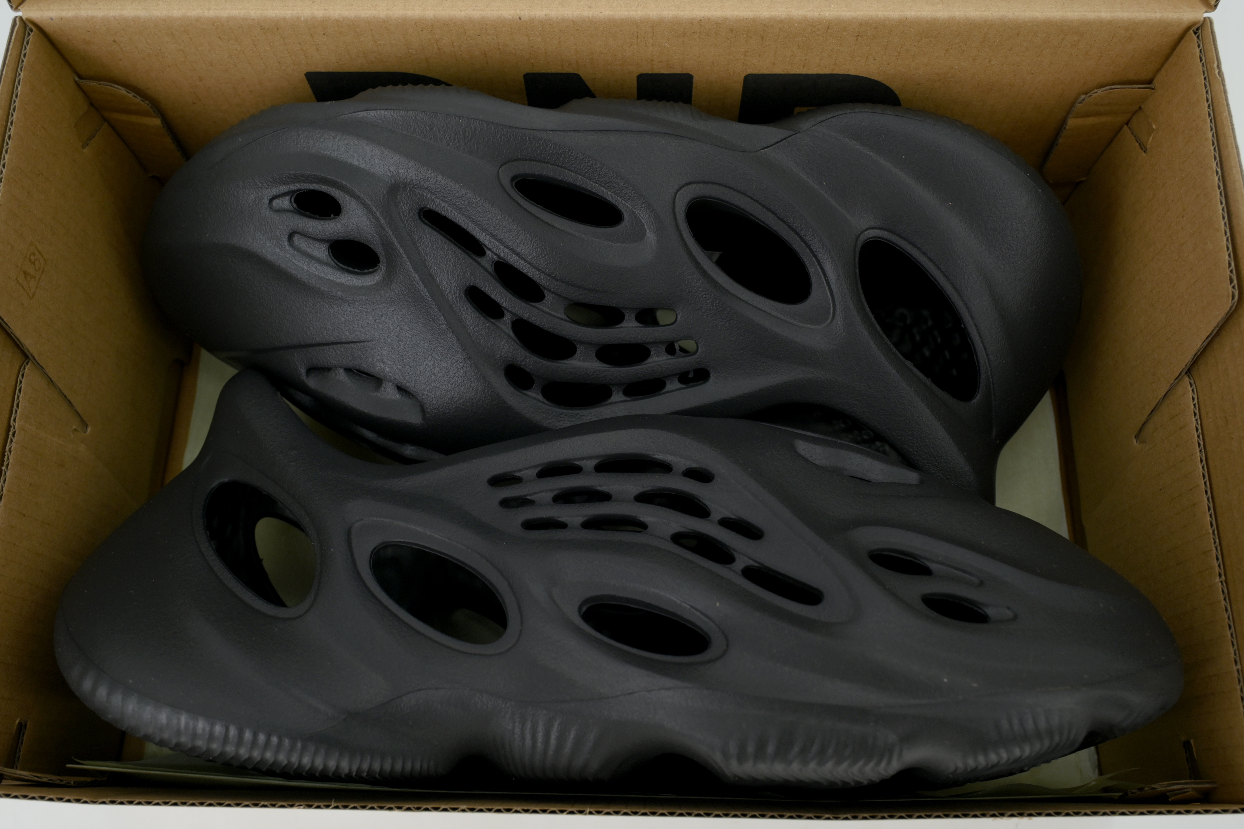 adidas originals Yeezy Foam Runner Onyx HP8739
