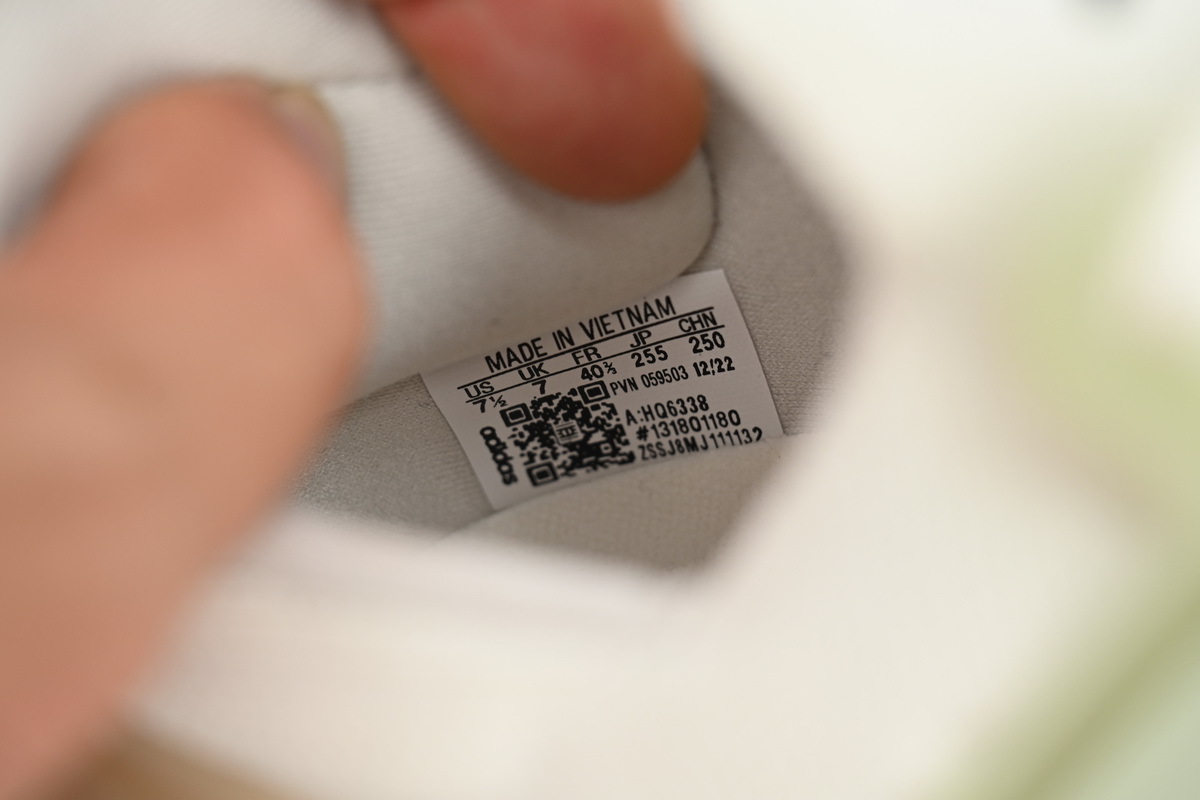 8851-16 Adidas Ultra Boost 2023 LIGHT Black And White HQ6338