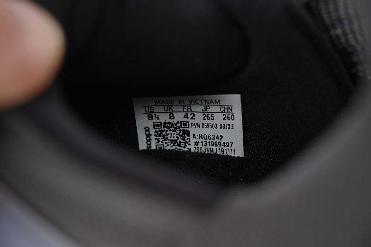 8851-19 Adidas Ultra Boost 2023 LIGHT Black And White HQ6342