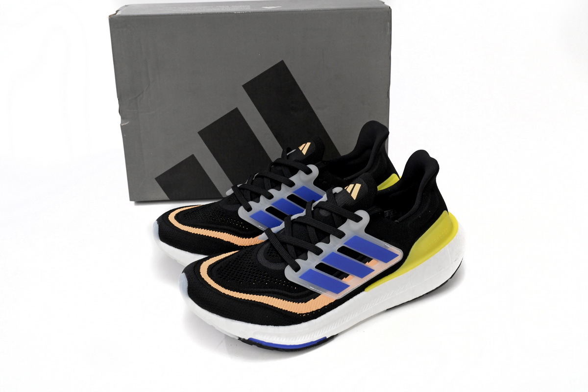 8851-20 Adidas Ultra Boost 2023 LIGHT Black And White HP9204