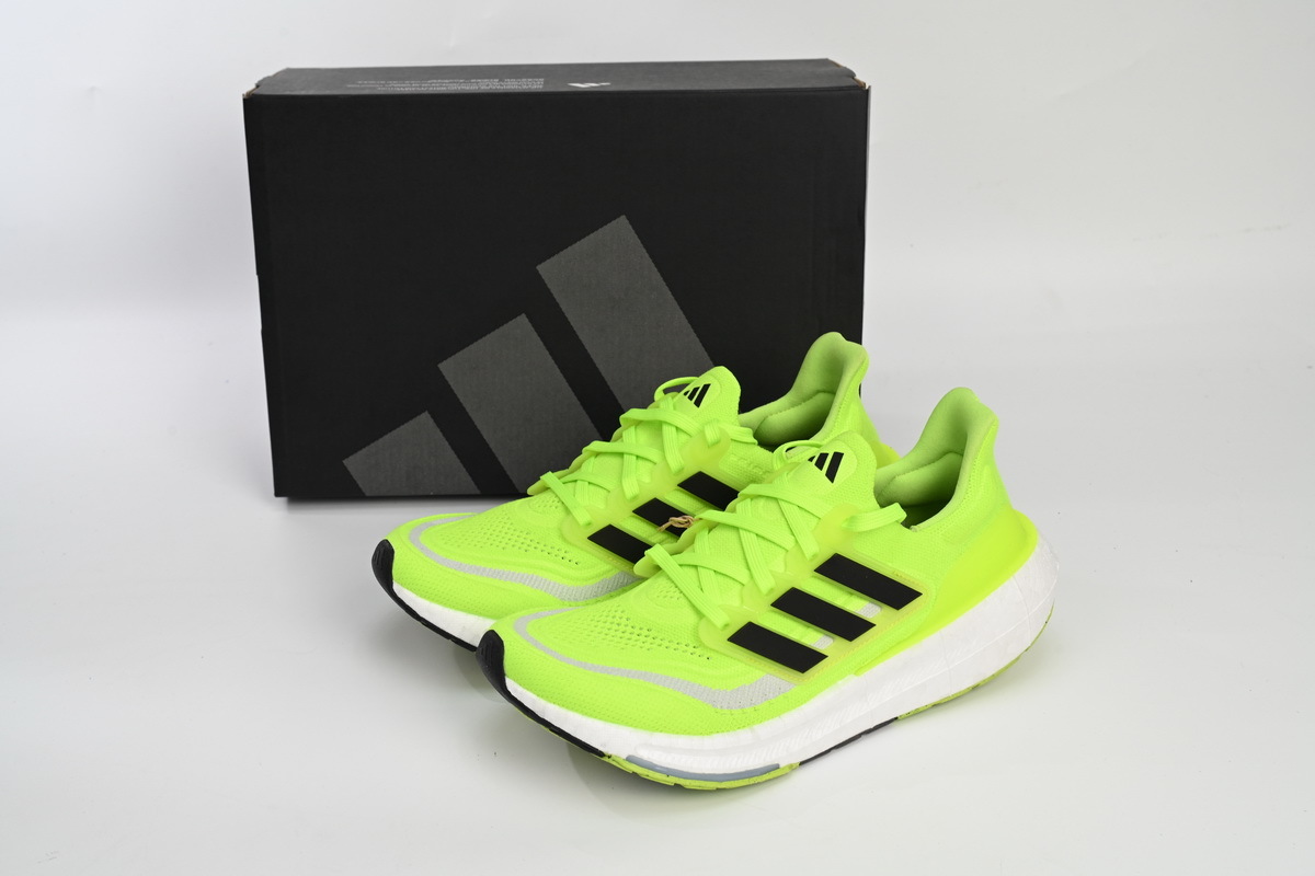 8851-22 Adidas Ultra Boost 2023 LIGHT Black And White IE1767