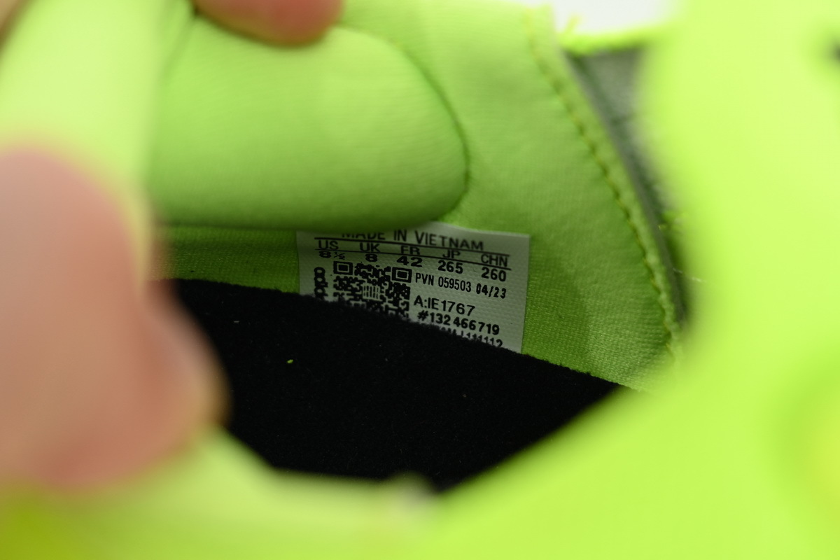 8851-22 Adidas Ultra Boost 2023 LIGHT Black And White IE1767