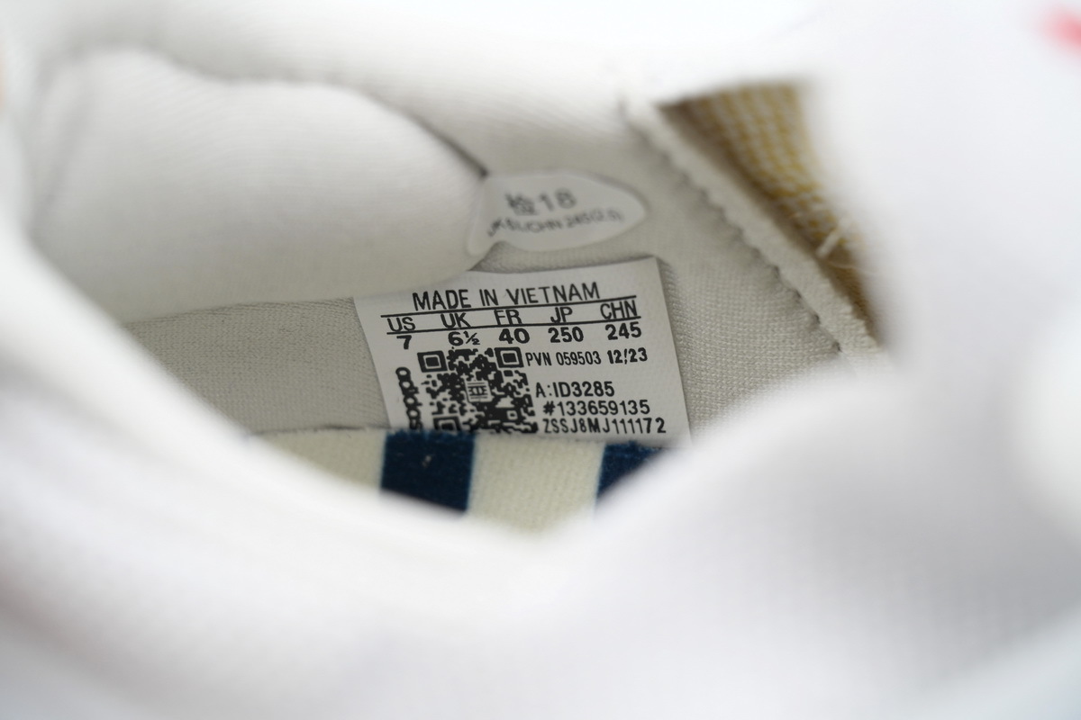 8851-25 Adidas Ultra Boost 2023 LIGHT Black And White ID3285